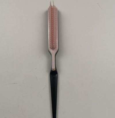 Fluffy shaped styling comb